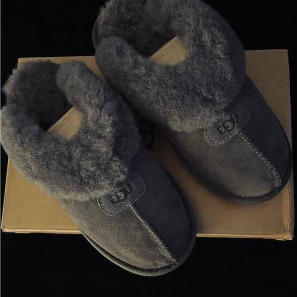UGG COQUETTE SLIPPERS, Woman’s Size: 7, Grey BRAND NEW IN THE BOX - Picture 4 of 8